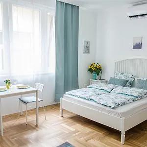 Harrison , Budapest Hongrie